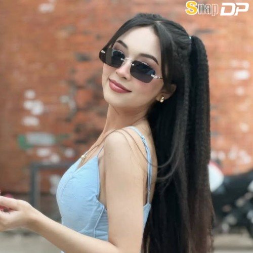 cute simple girl pic