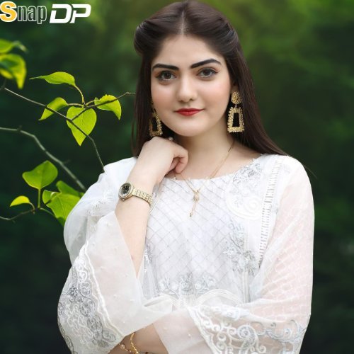 cute simple girl pic