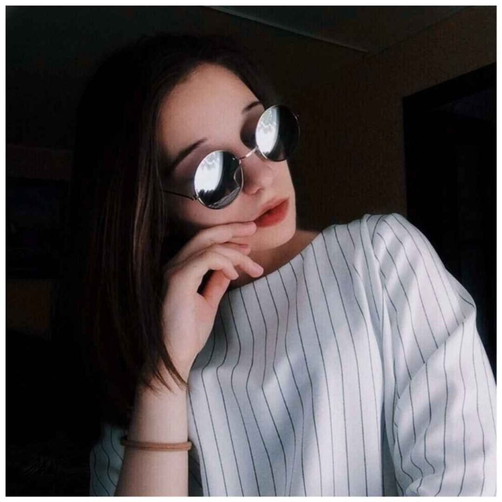 Girl DP for WhatsApp