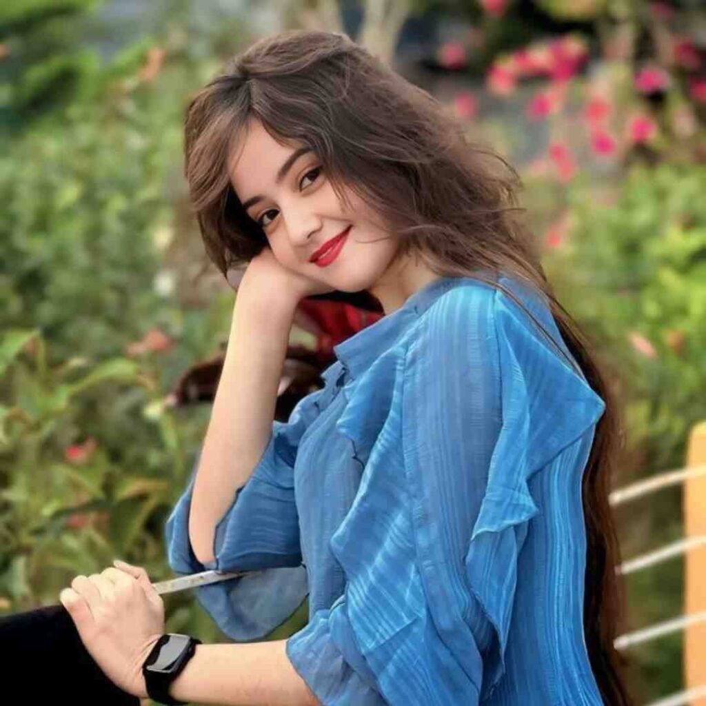 Girl Photo DP for WhatsApp