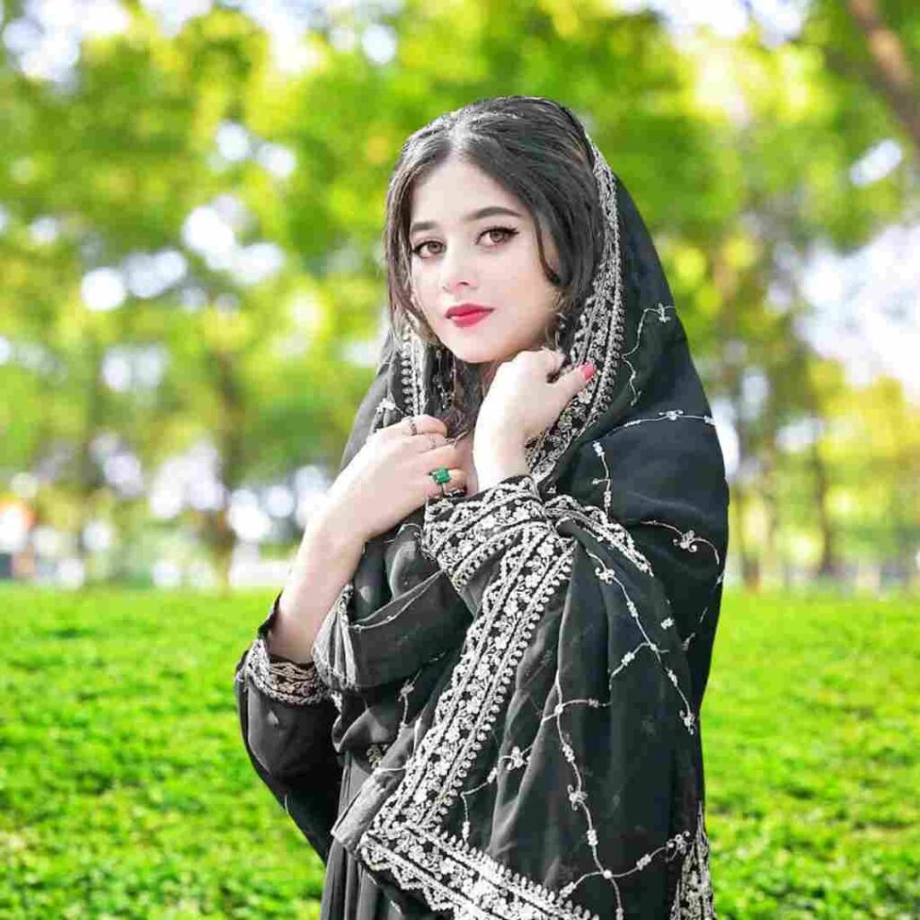 Girl Photo DP for WhatsApp