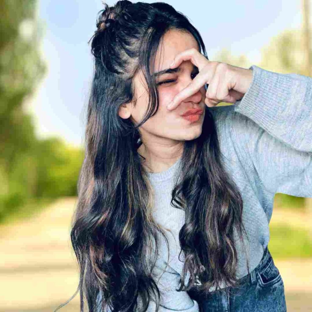 Girl Photo DP for Facebook