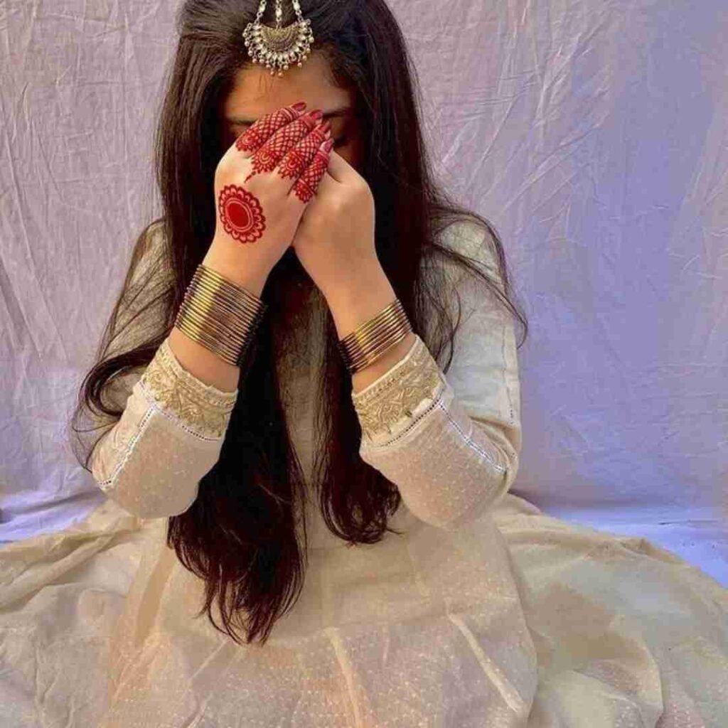 Hidden Face Girl Pic for WhatsApp