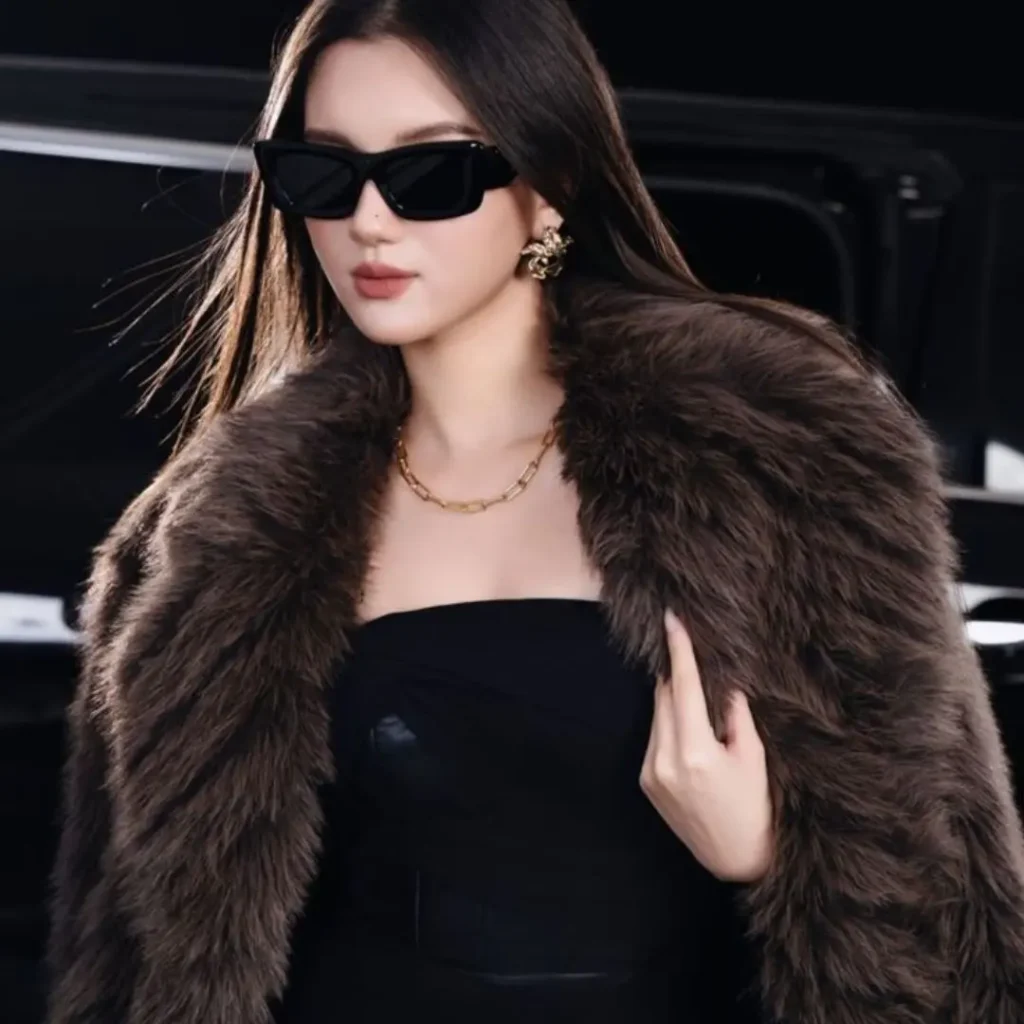 Chic Girl DP Inspirations
