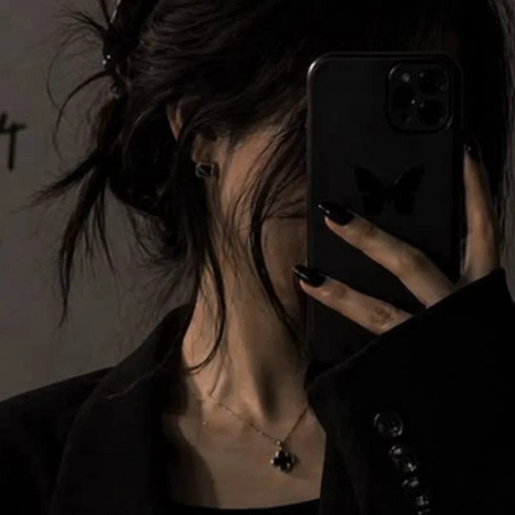 Hidden Face Instagram Girl Black Mirror Selfie DP