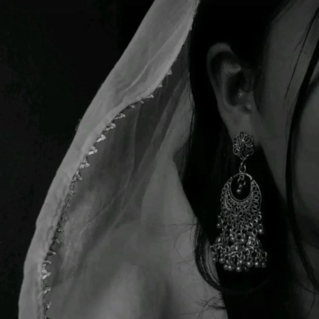 Hide Face DP for Girls Black