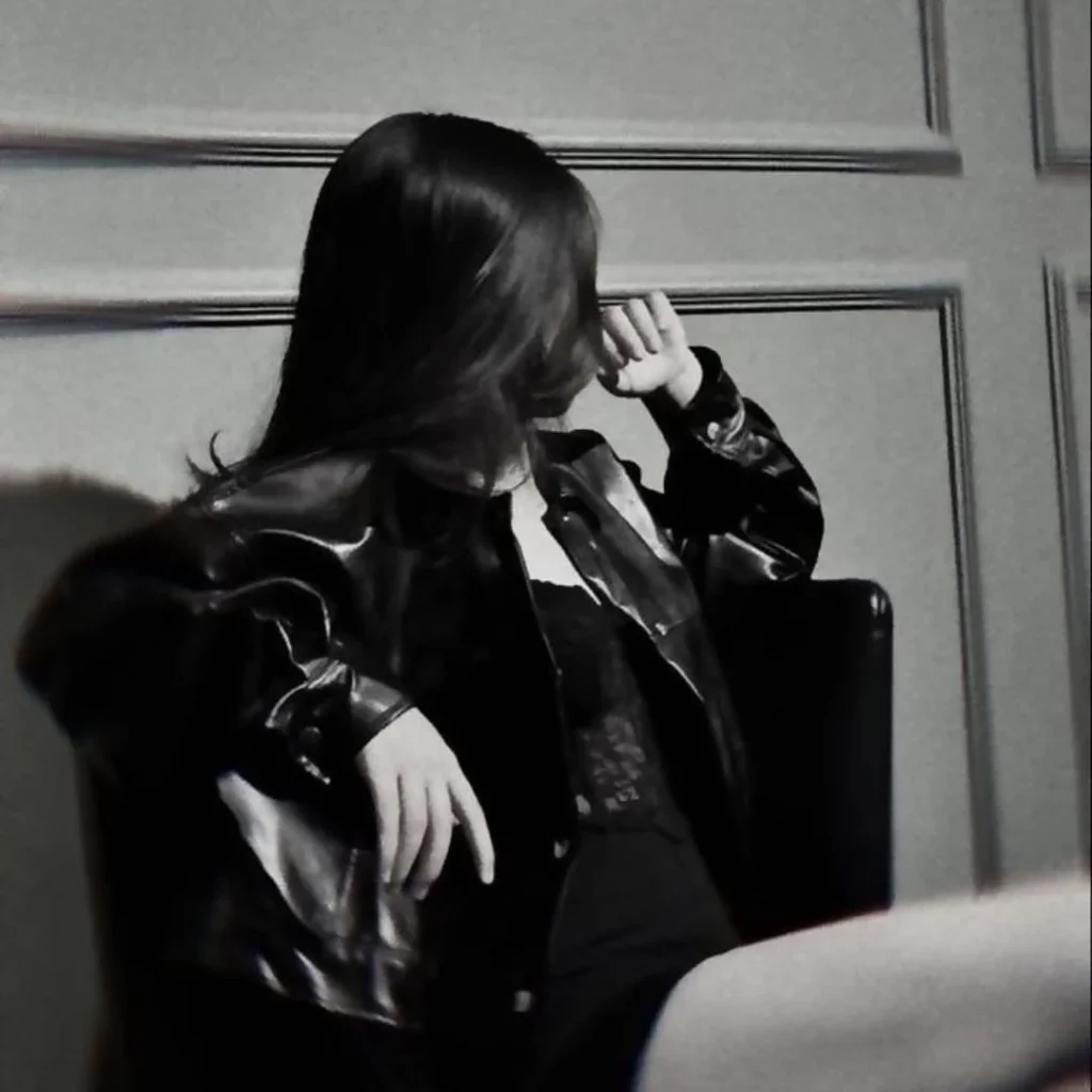 Hide Face DP for Girls Black