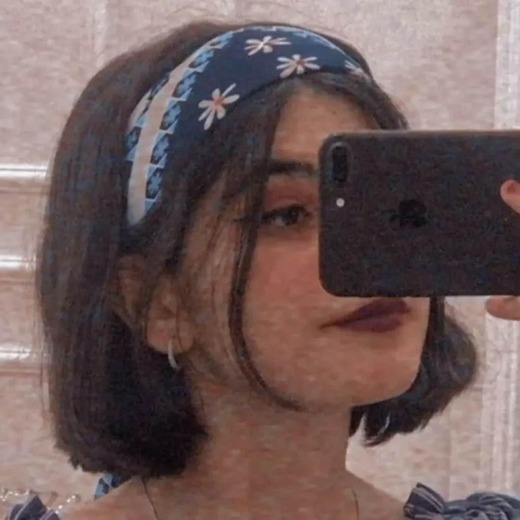 Short Hair Instagram Girl Black Mirror Selfie DP